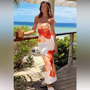 Beginning Boutique dress, NWOT. Never worn. Out of return window.